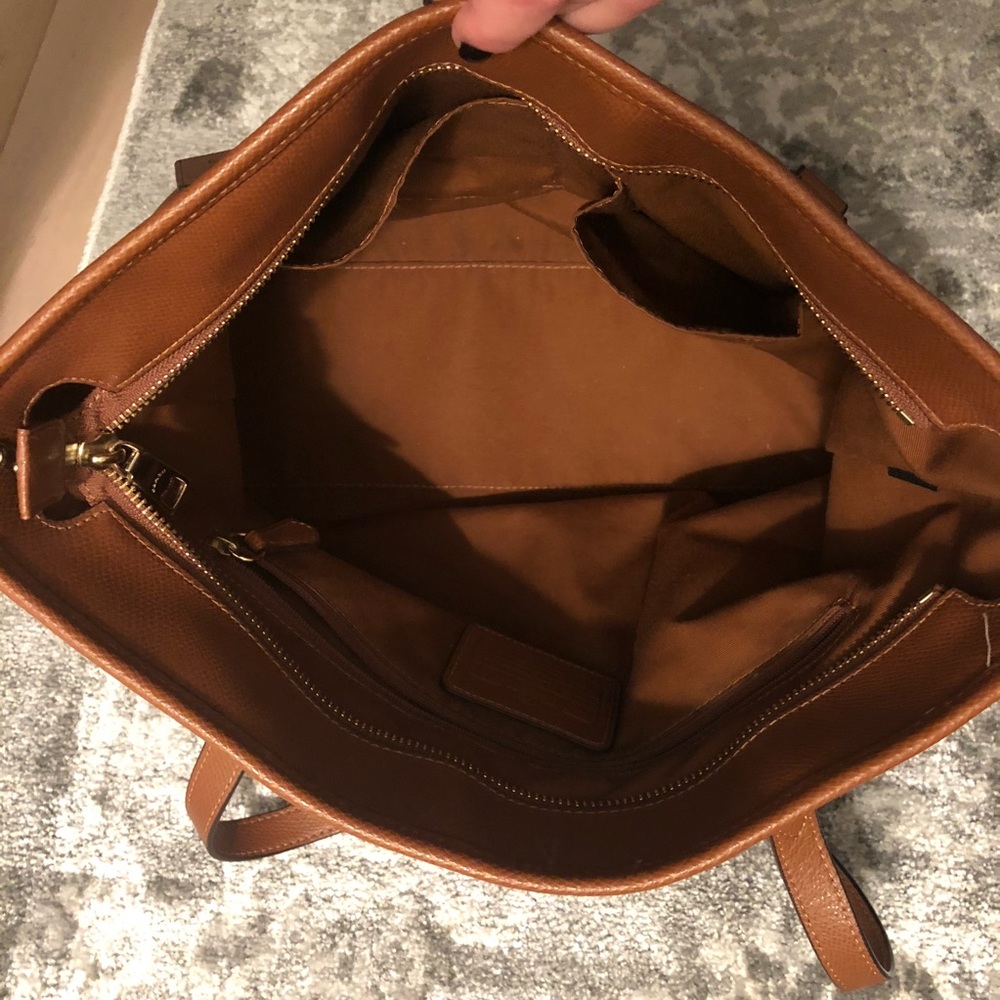 COACH Tote - Picture 3 of 4